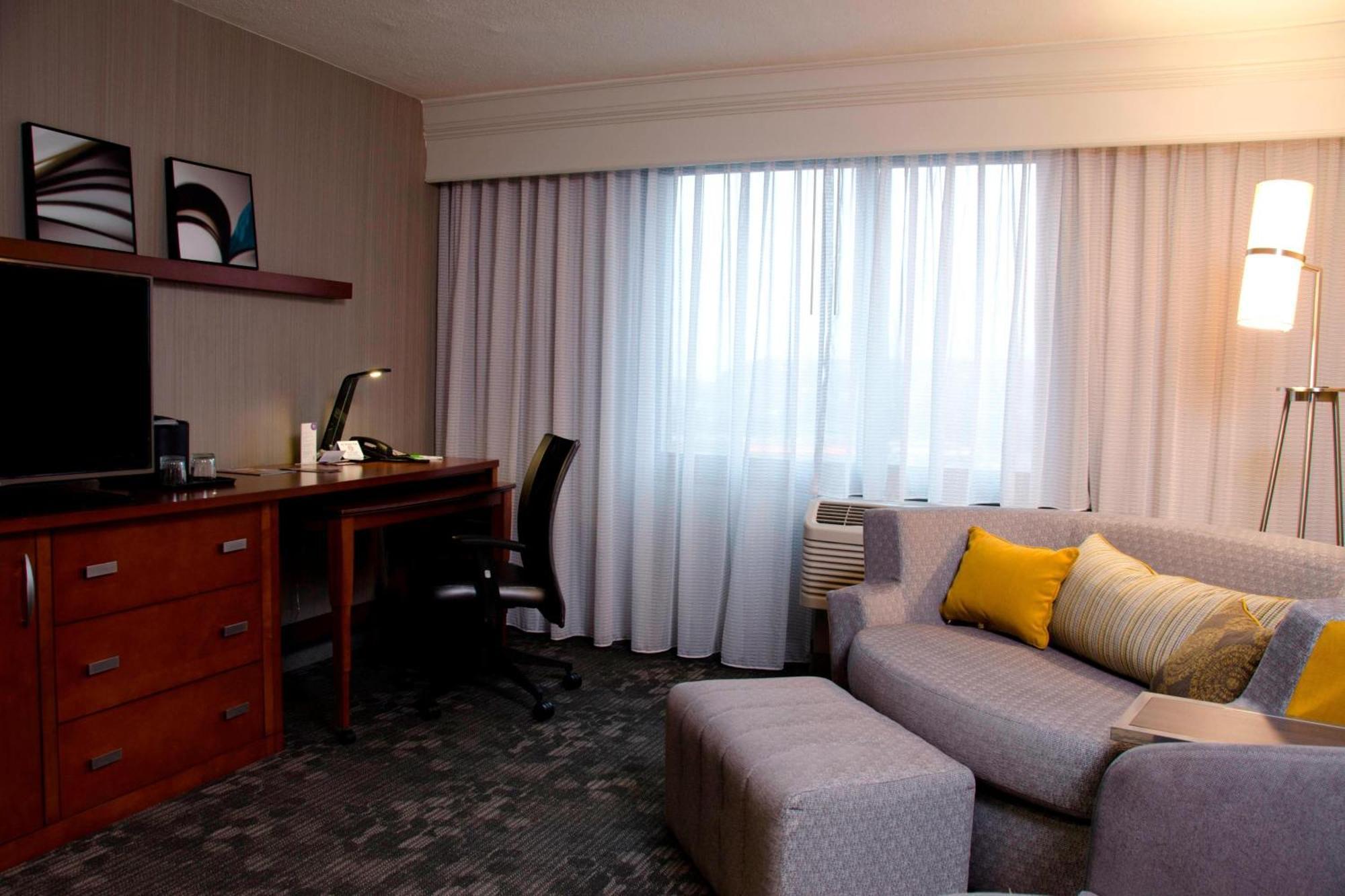 Hotel Courtyard Waterbury Downtown Extérieur photo